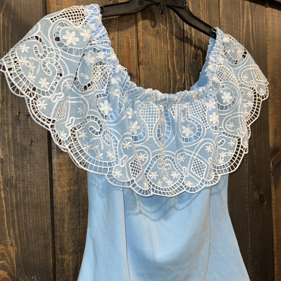 Boston Proper Two Tone Lace Overlay Top M Blue White NWT Boho Off Shoulder Girly - Picture 2 of 10